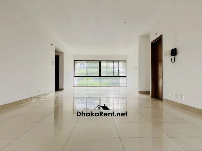 Luxurious 4-bedroom apartment for Family of 4