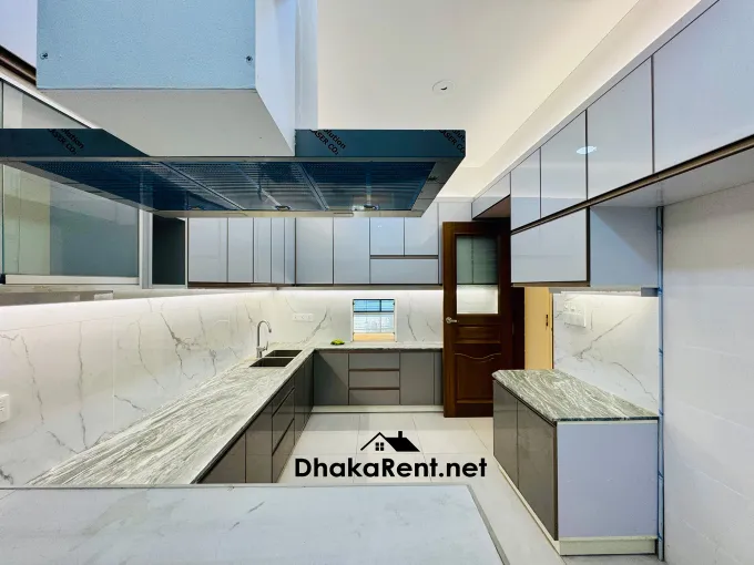 Sunlit Luxurious spacious apartment 