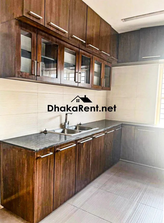 Bright, Secure & Spacious Modern 4 Bedroom Apartment