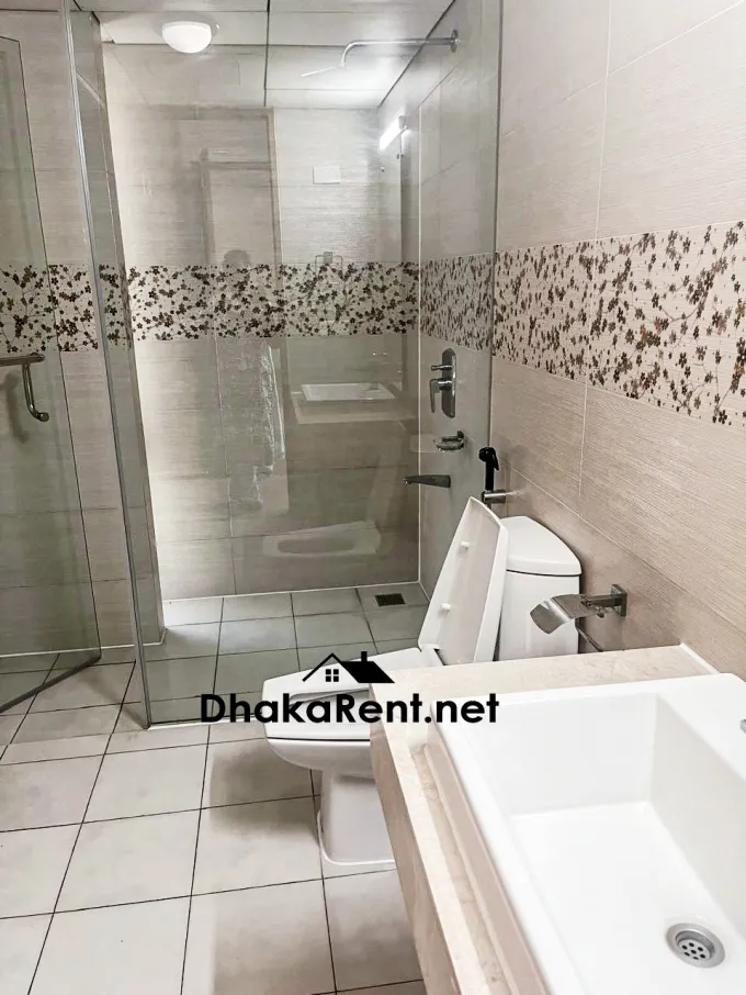 Bright, Secure & Spacious Modern 4 Bedroom Apartment