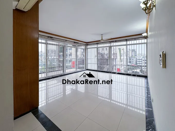 Spacious 4 Bedroom Apartment