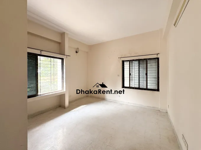 3 Bedroom Apartment over-looking the Park in Baridhara