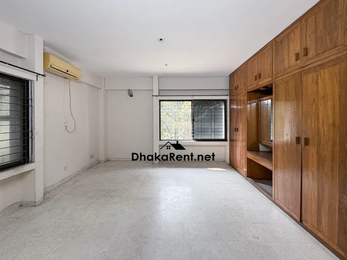3 Bedroom Apartment over-looking the Park in Baridhara