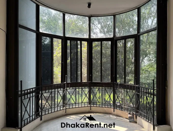 3 Bedroom Apartment over-looking the Park in Baridhara