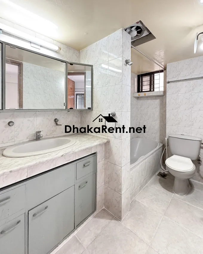 3 Bedroom Apartment over-looking the Park in Baridhara